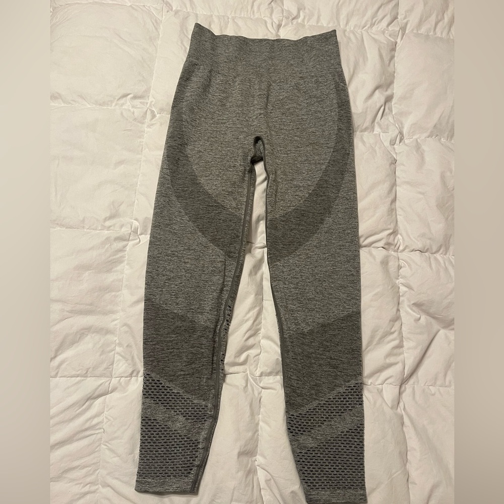 PINK perfect peach seamless leggings. Size medium olive green/beige.